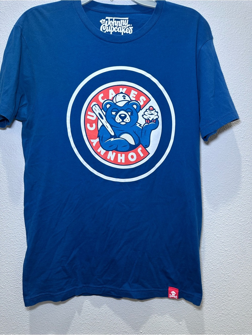 Johnny Cupcakes x chicago cubs shirt